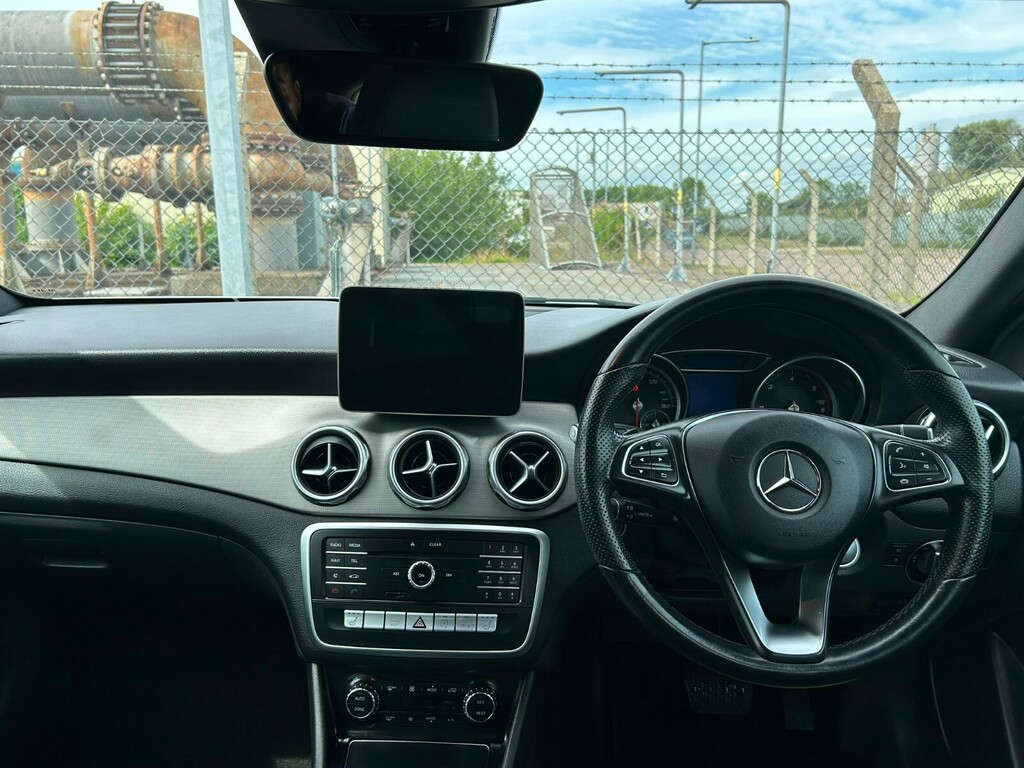 Mercedes-Benz GLA Class Gla 200D Sport Premium Plus KJ19SZF Silver #2