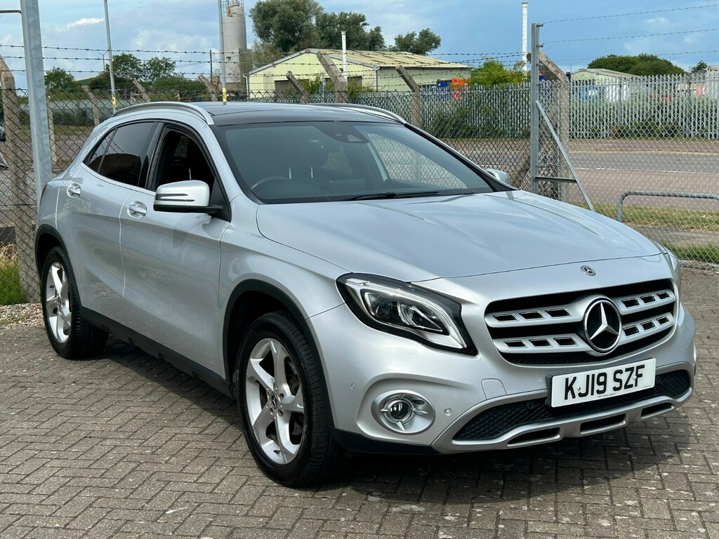 Mercedes-Benz GLA Class Gla 200D Sport Premium Plus Silver