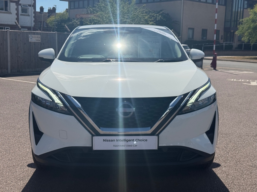 Nissan Qashqai 1.3 Dig-t Mh 158 N-connecta Xtronic DV23WHD White #2
