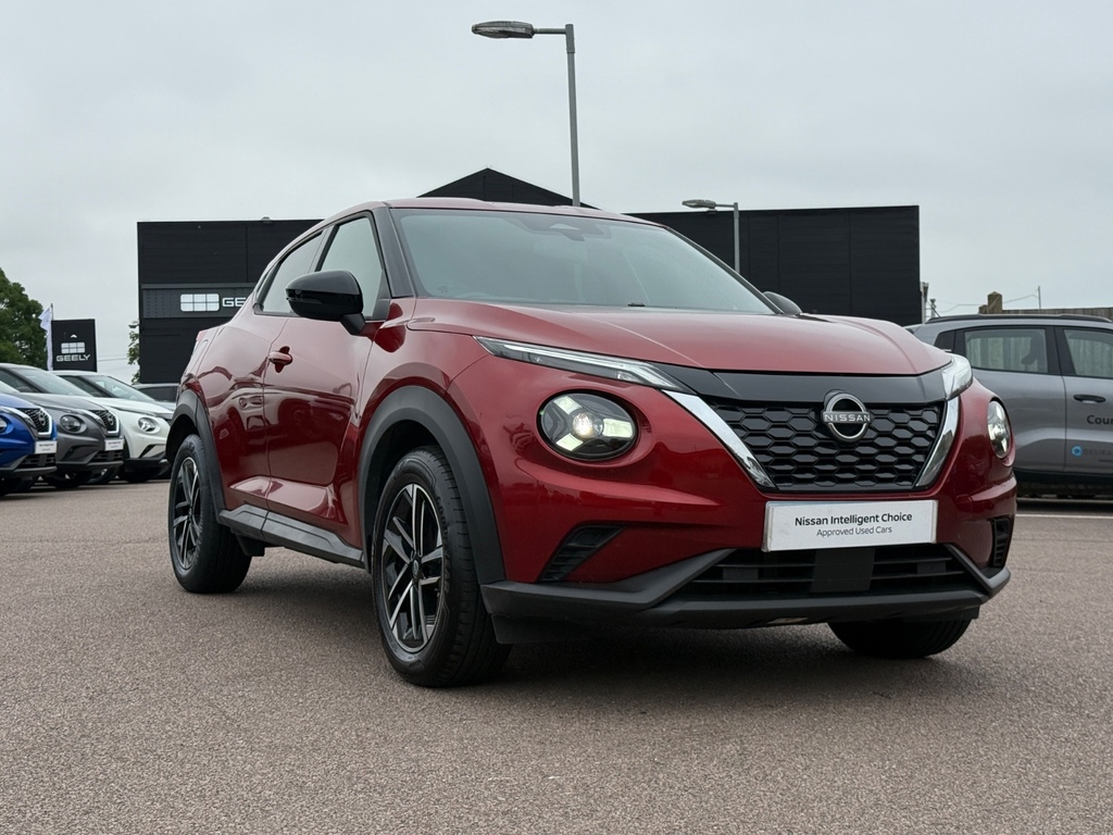 Nissan Juke 1.6 Hybrid N-connecta Red