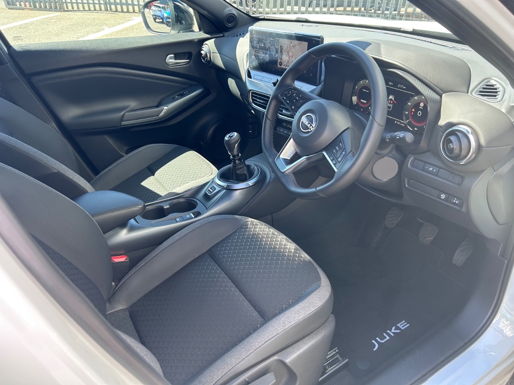 Nissan Juke 1.6 Tekna Suv Hybrid Euro 6 143 P WL75FBE White #6