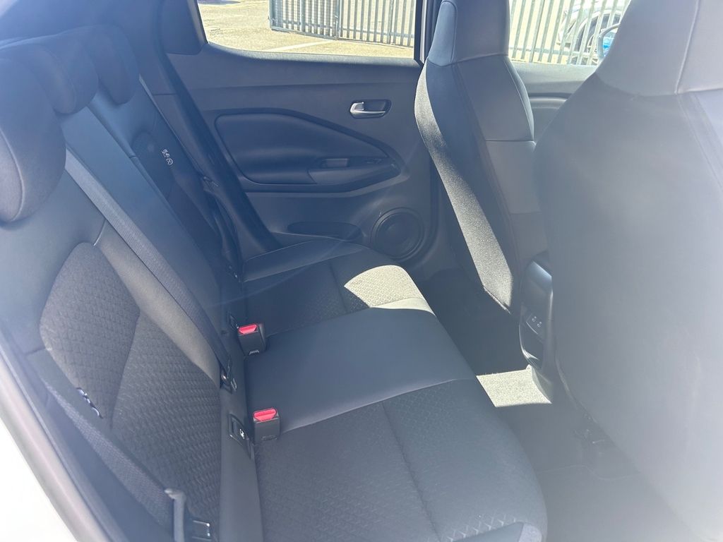 Nissan Juke 1.6 Tekna Suv Hybrid Euro 6 143 P WL75FBE White #23
