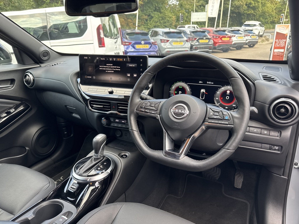 Nissan Juke 1.6 Hybrid Tekna OV75GNO Grey #3