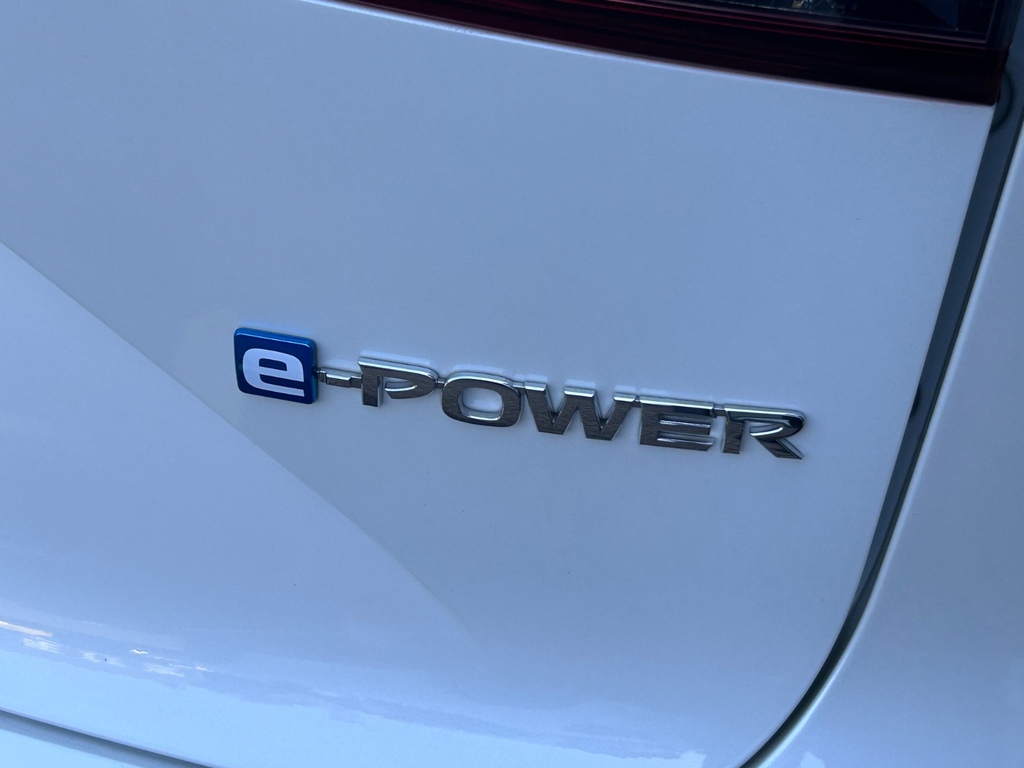 Nissan Qashqai 1.5 E-power Tekna LG23PFU White #5