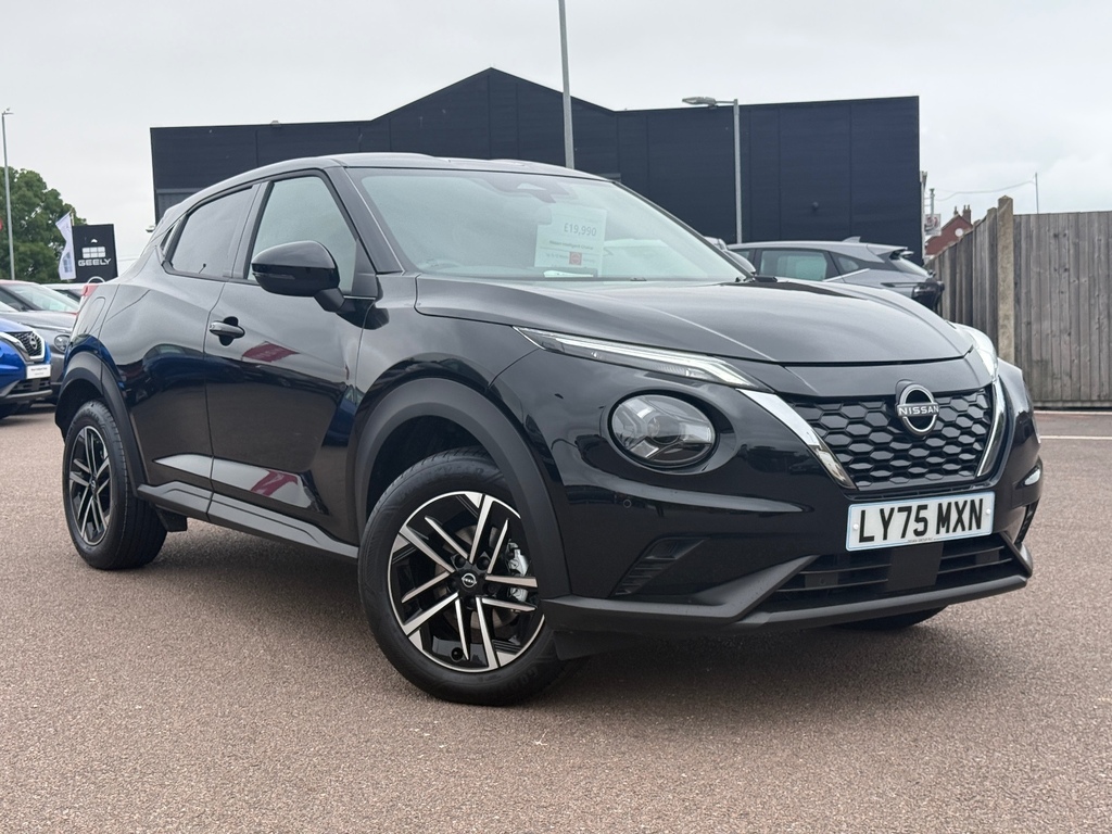 Nissan Juke 1.6 Hybrid N-connecta LY75MXN Black