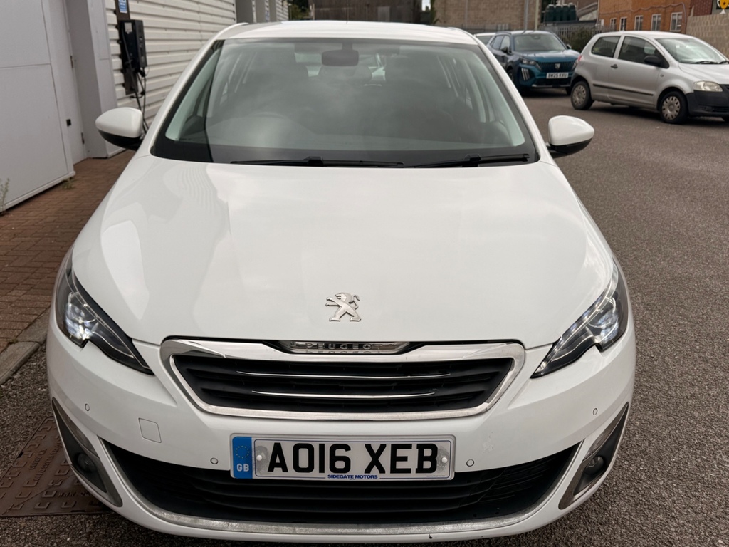 Peugeot 308 1.2 Puretech 130 Allure White #5