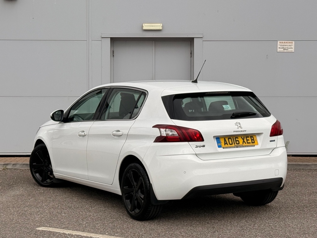 Peugeot 308 1.2 Puretech 130 Allure White #2