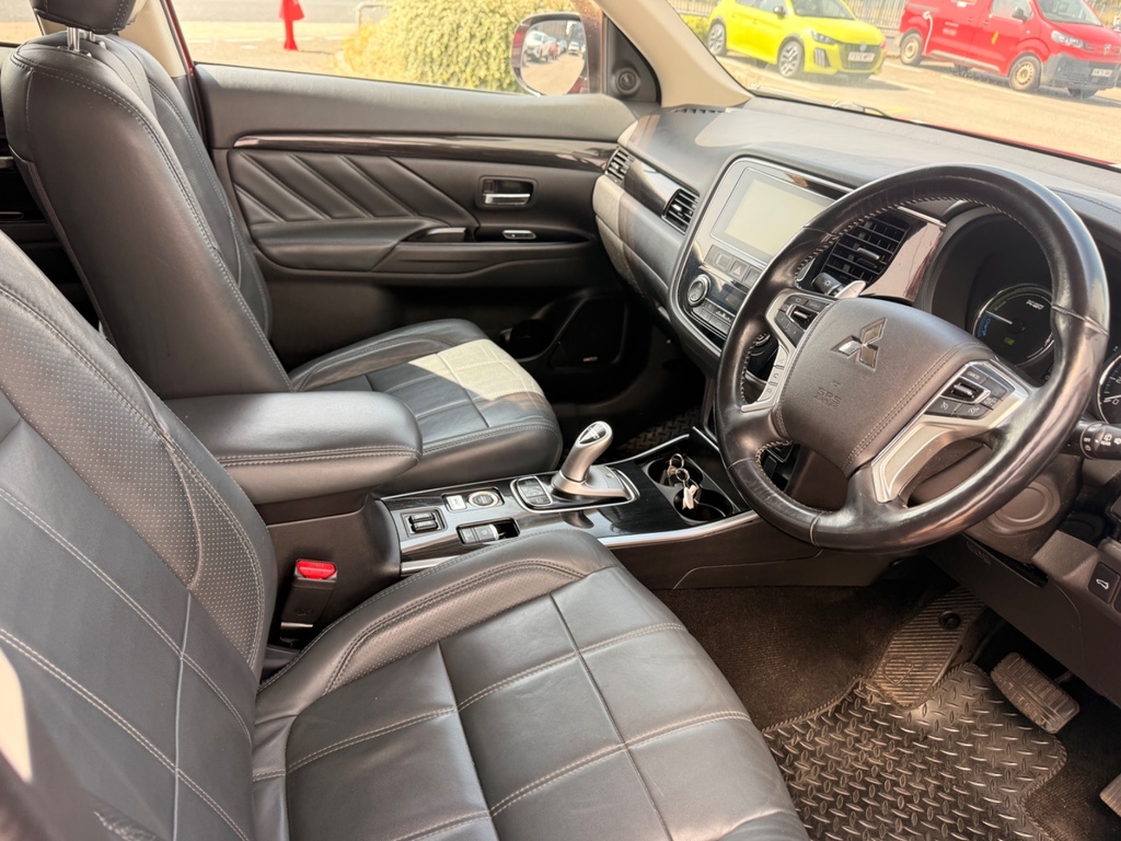 Mitsubishi Outlander 2.0 Phev Gx5h Estate Red #6