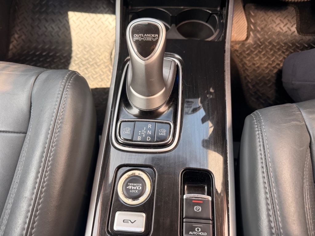 Mitsubishi Outlander 2.2 Di-d 4 White #14