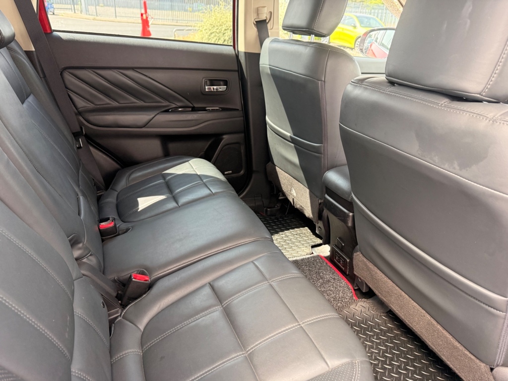 Mitsubishi Outlander 2.2 Di-d 4 White #7