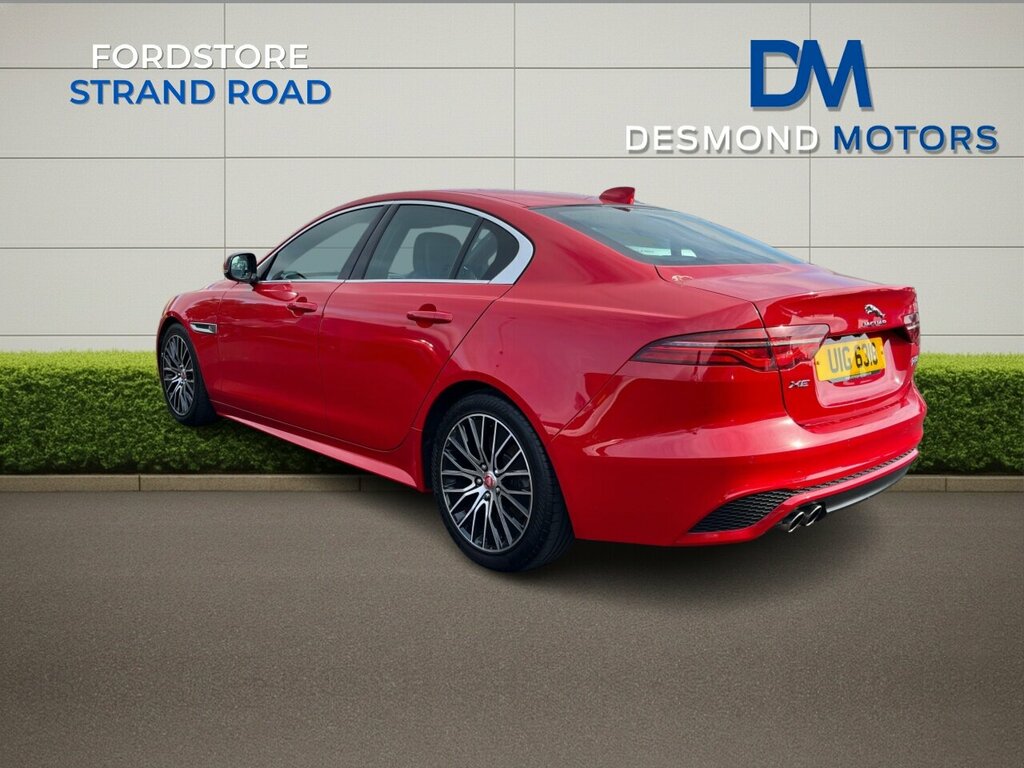 Jaguar XE R-dynamic S D Red