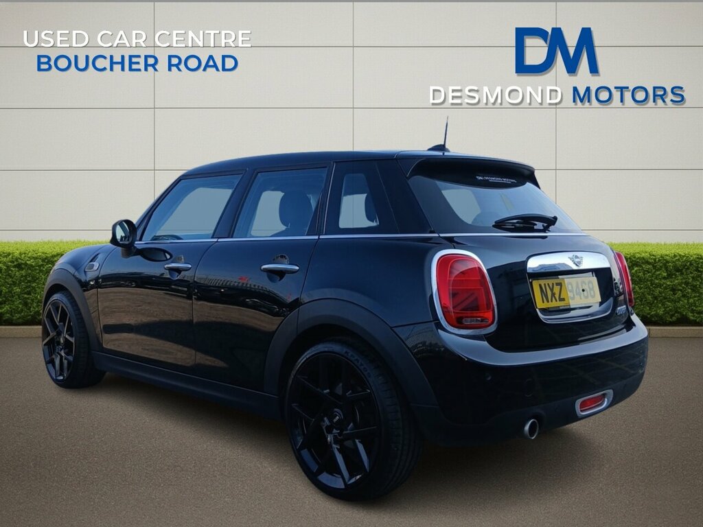 Mini Hatch Exclusive Black