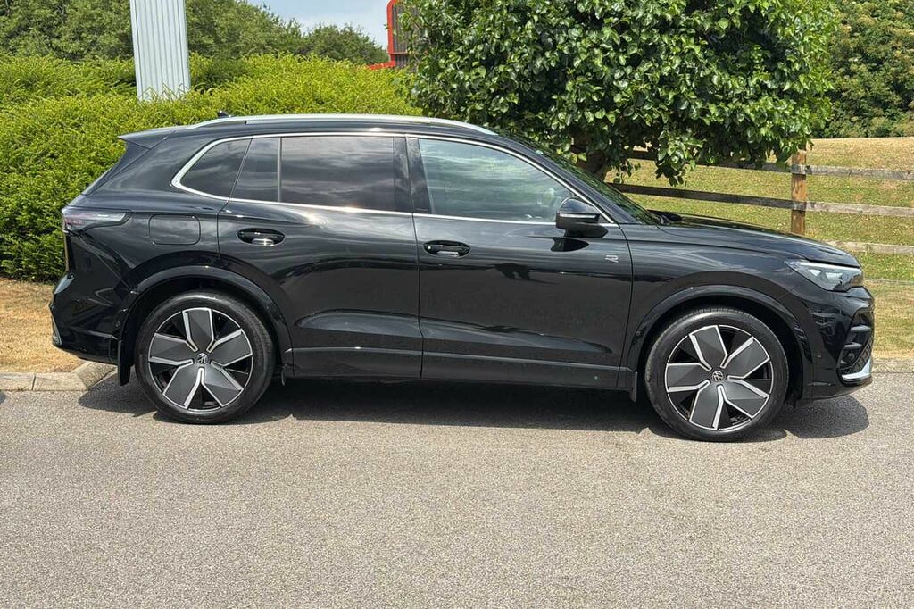 Volkswagen Tiguan 1.5 Etsi 150 R-line Dsg YY75JVG Black #4