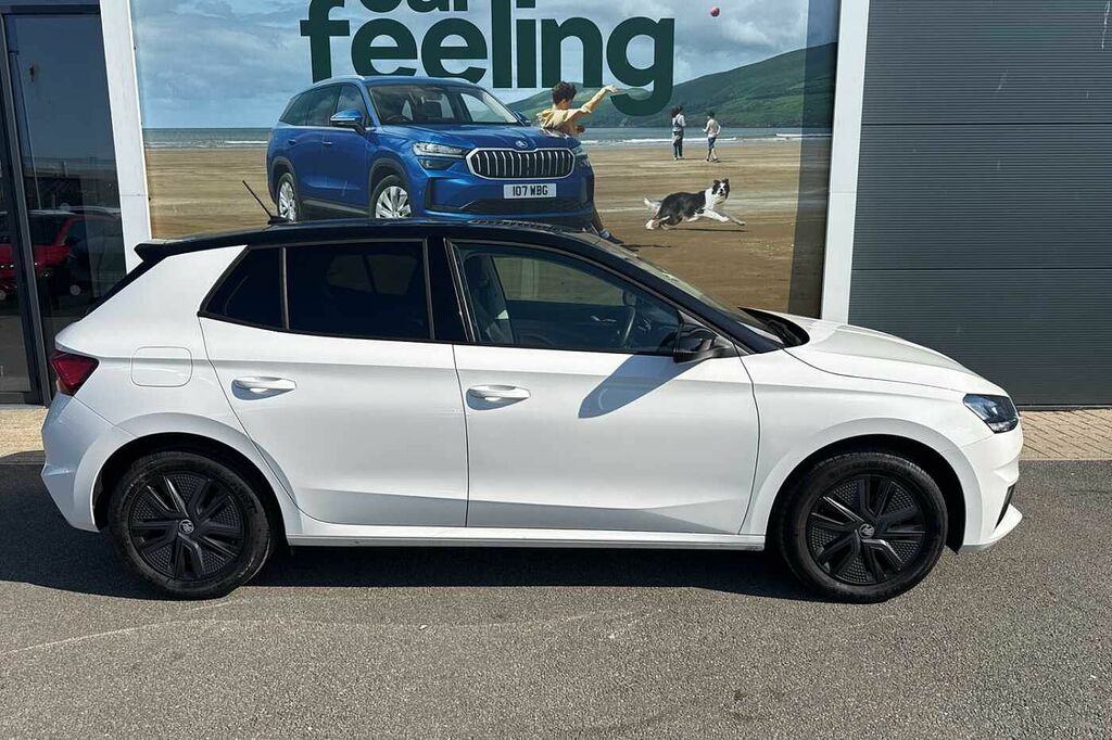 Skoda Fabia 1.0 Tsi Design Edition YY74UWP White #4