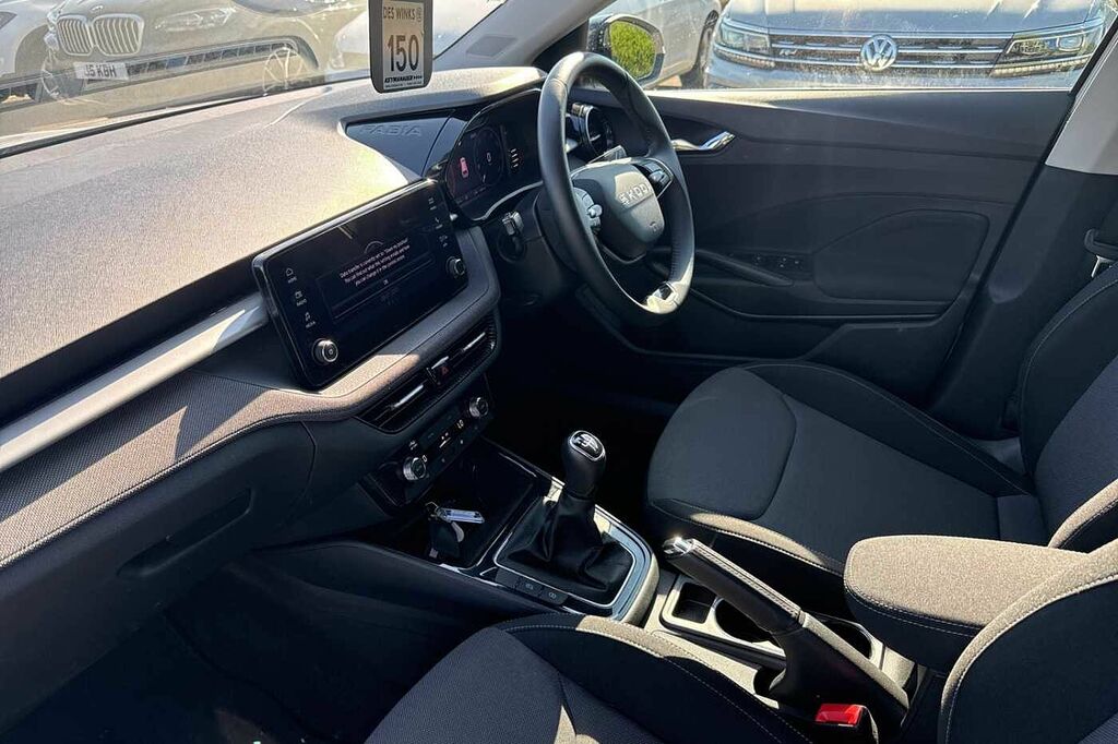 Skoda Fabia 1.0 Tsi Design Edition YY74UWP White #2