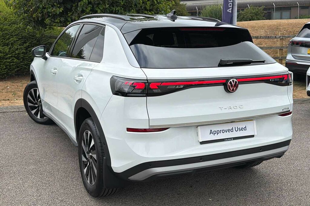 Volkswagen T-Roc 1.5 Etsi 150 Life Dsghigh Spec White #3