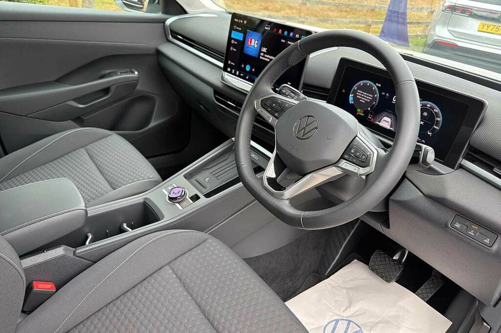 Volkswagen T-Roc 1.5 Etsi 150 Life Dsghigh Spec White #6