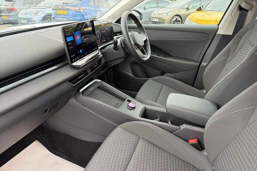Volkswagen T-Roc 1.5 Etsi 150 Life Dsghigh Spec White #2