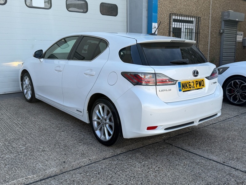 Lexus CT 1.8 Se-l Cvt Euro White #6