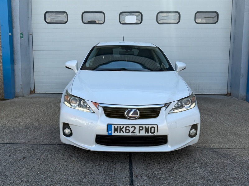 Lexus CT 1.8 Se-l Cvt Euro White #2