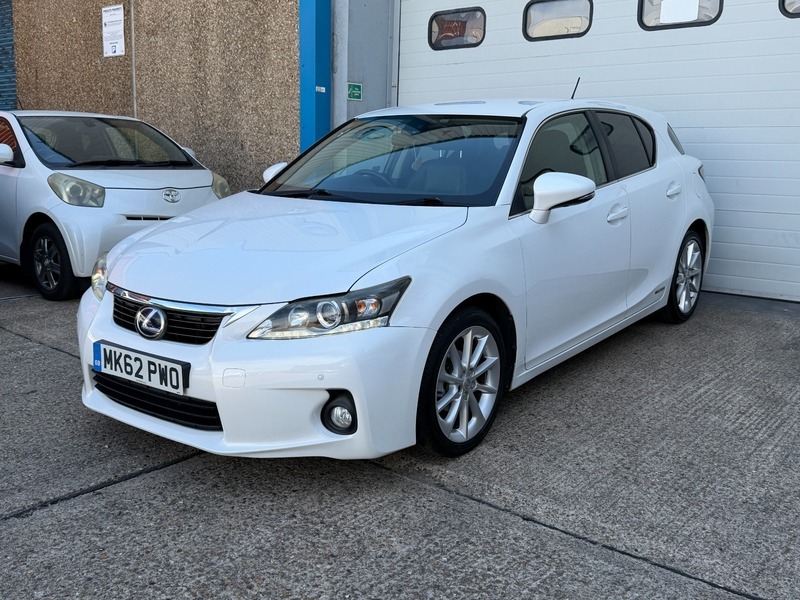 Lexus CT 1.8 Se-l Cvt Euro White #3