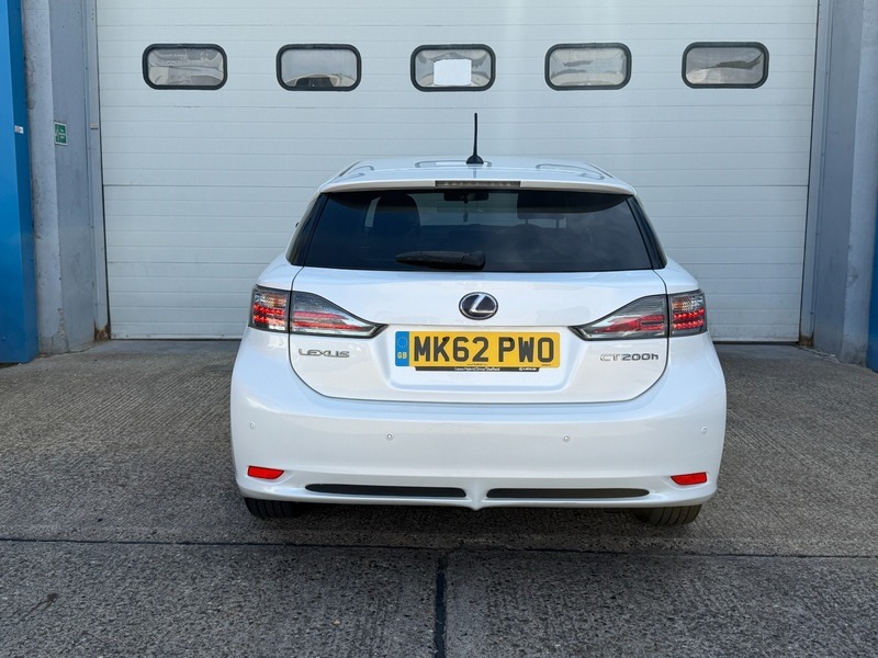 Lexus CT 1.8 Se-l Cvt Euro White #5