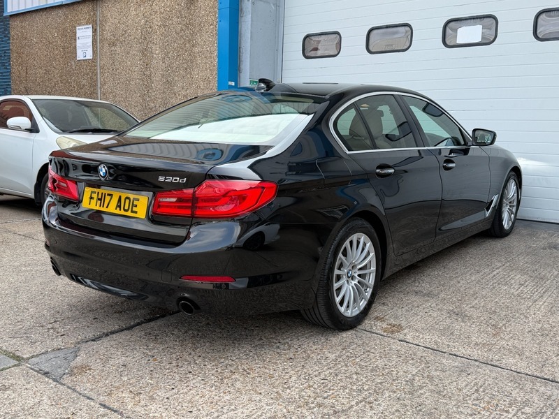 BMW 5 Series 530D Se Euro FH17AOE Black #5