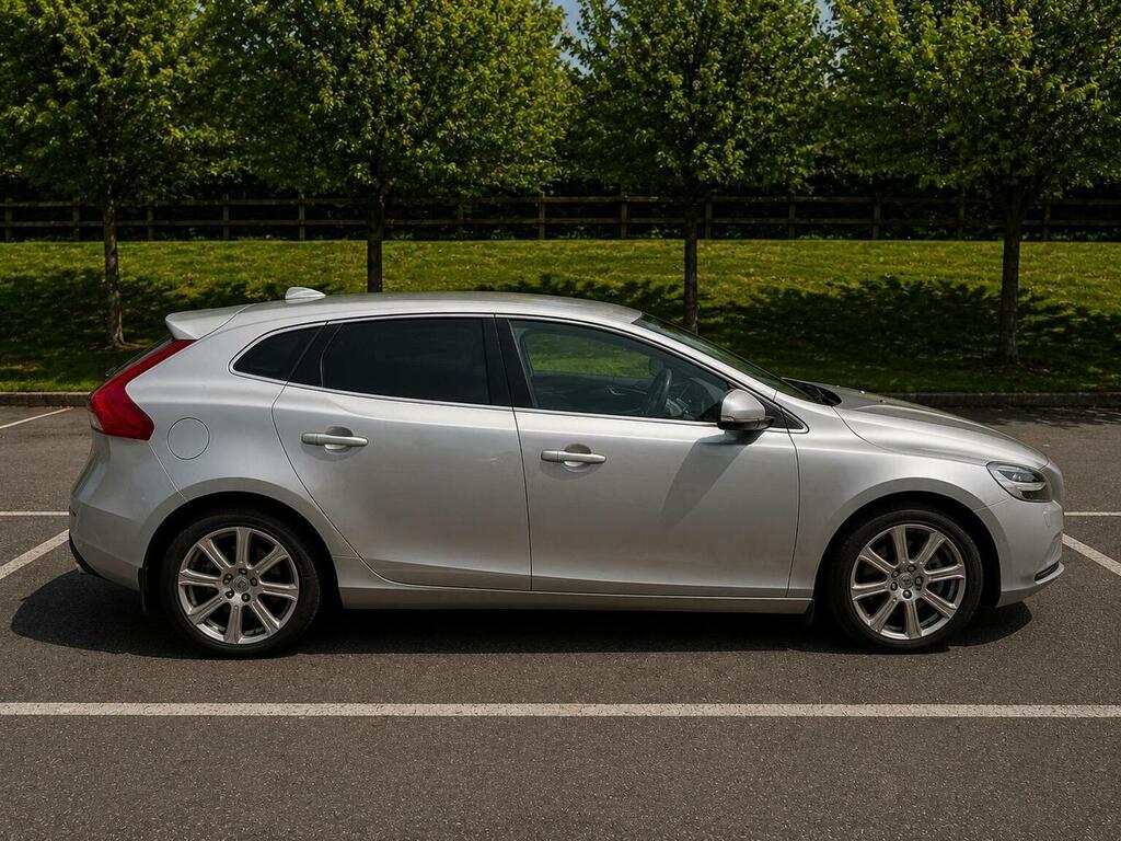 Volvo V40 Hatchback 2.0 D4 Inscription Euro 6 Ss 201 CE17FXG Silver #6