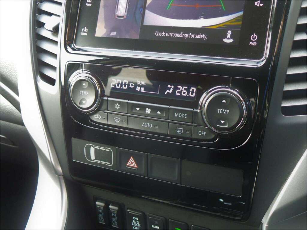 Mitsubishi Shogun Sport 2.4 Di-dc 4 4Wd Red #14