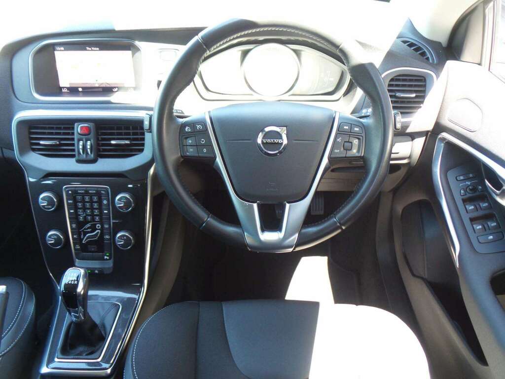 Volvo V40 Momentum Edition Grey #6