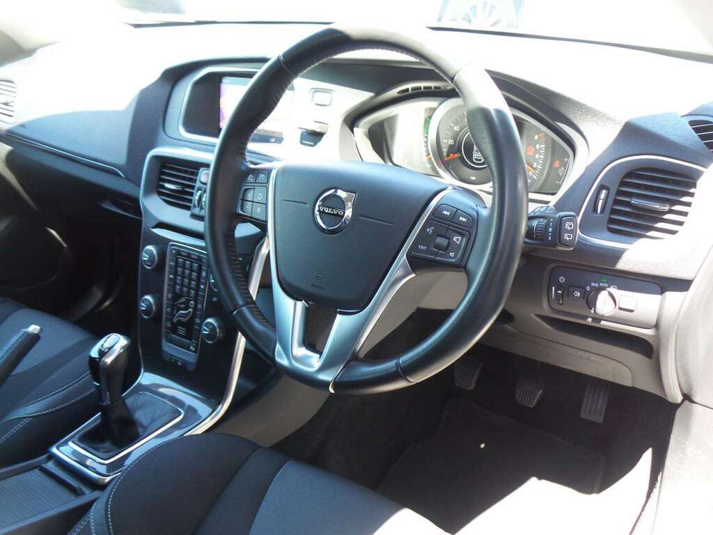 Volvo V40 Momentum Edition Grey #4