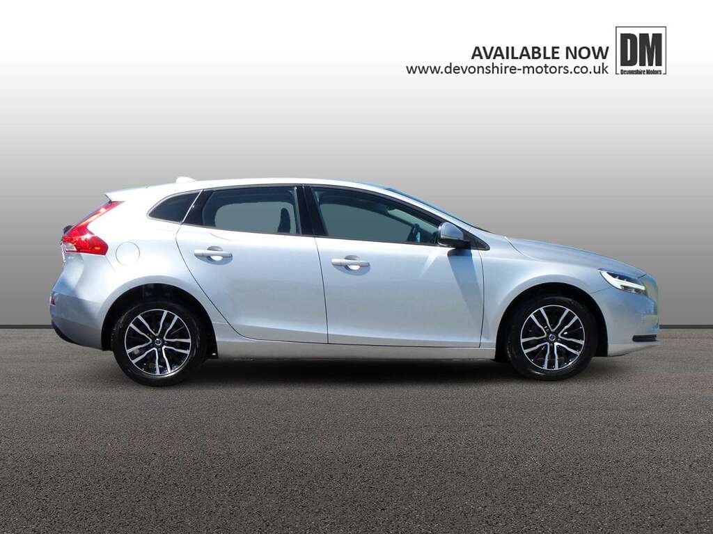 Volvo V40 Momentum Edition Grey #3