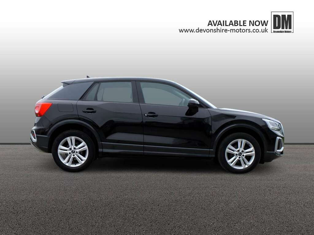 Audi Q2 Sport Black #3