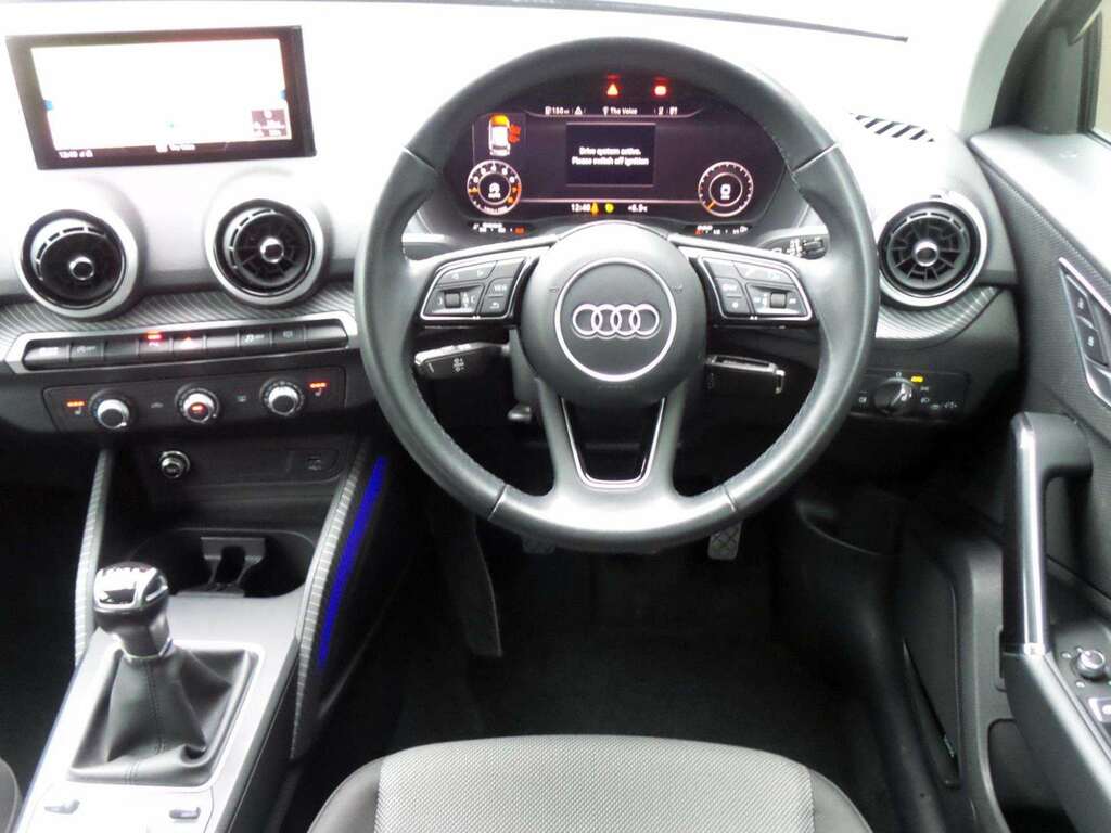 Audi Q2 Sport Black #6