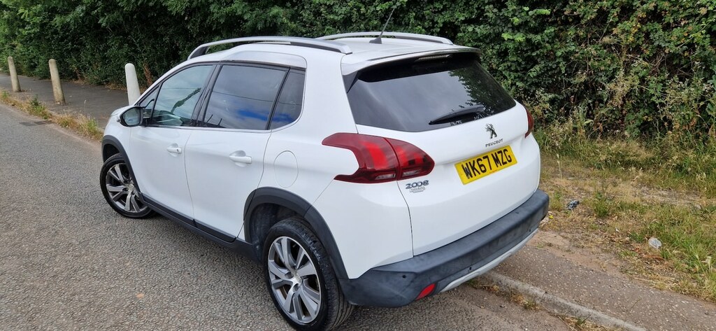 Peugeot 2008 1.6 Bluehdi 100 Allure White #2