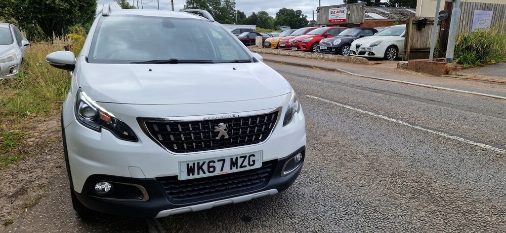 Peugeot 2008 1.6 Bluehdi 100 Allure White #4