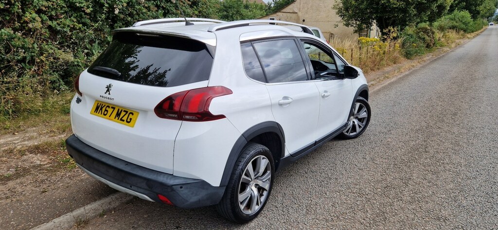 Peugeot 2008 1.6 Bluehdi 100 Allure White #6