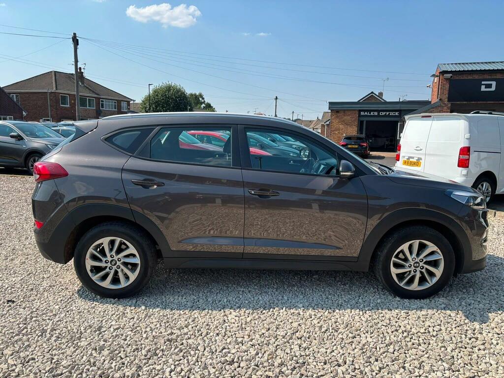 Hyundai Tucson 1.7 Crdi Blue Drive Se Nav Euro 6 Ss Grey #6