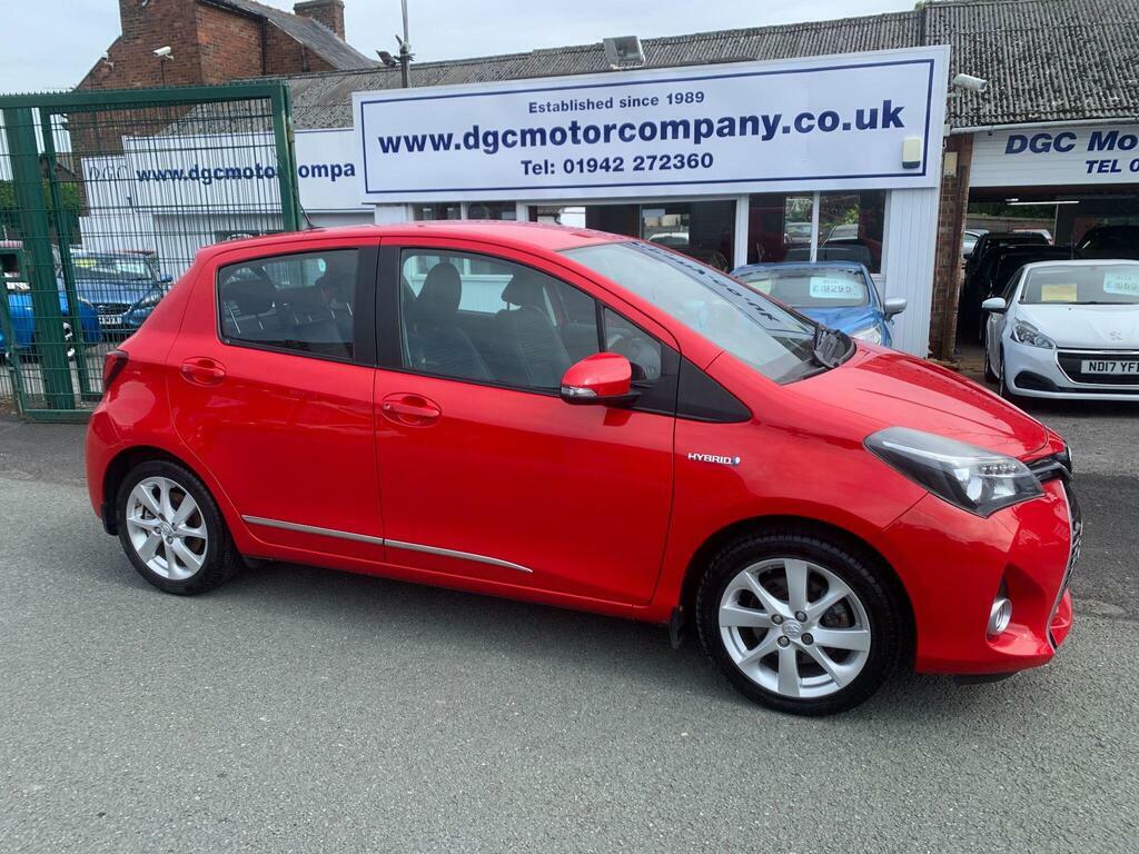 Toyota Yaris 1.5 Vvt-h Excel E-cvt Euro 6 Red