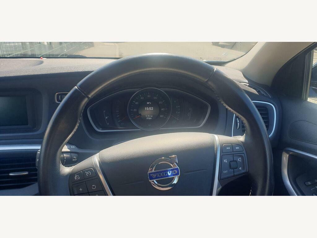Volvo V40 Cross Country 2L Lux Red #15