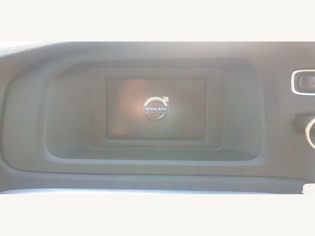 Volvo V40 Cross Country 2L Lux Red #16