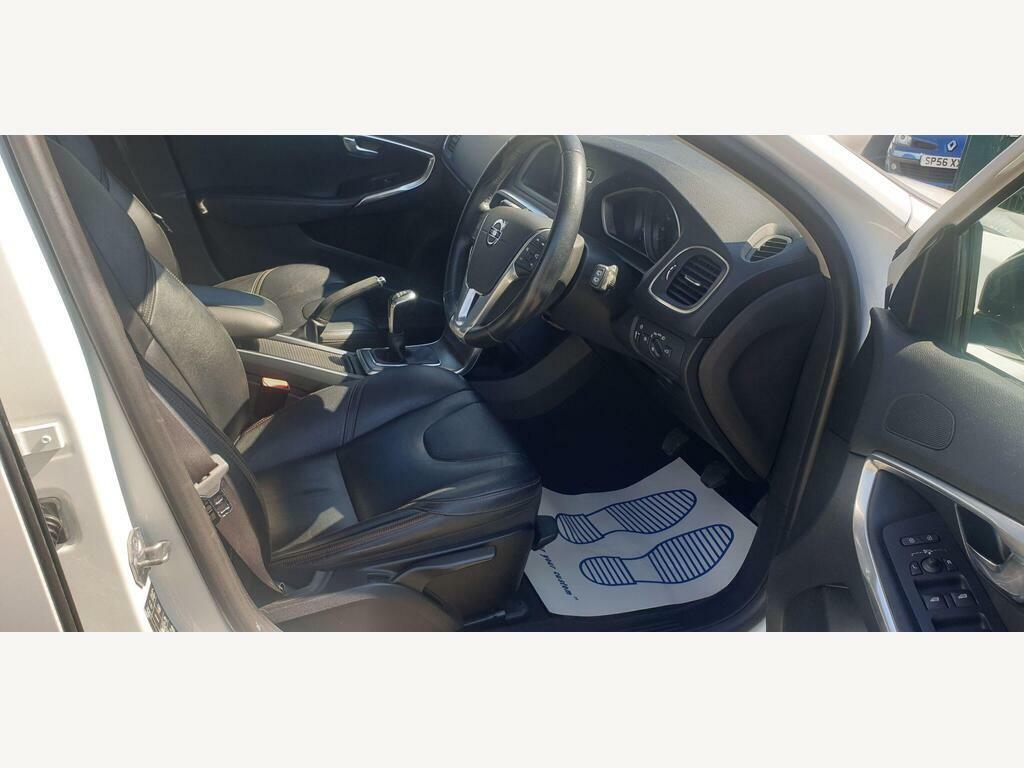 Volvo V40 Cross Country 2L Lux Red #13