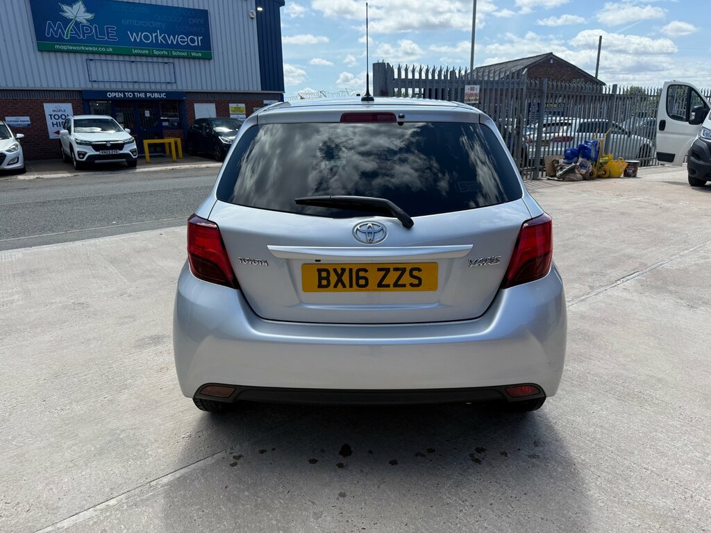 Toyota Yaris 1.33 Dual Vvt-i Icon Hatchback E Silver #3