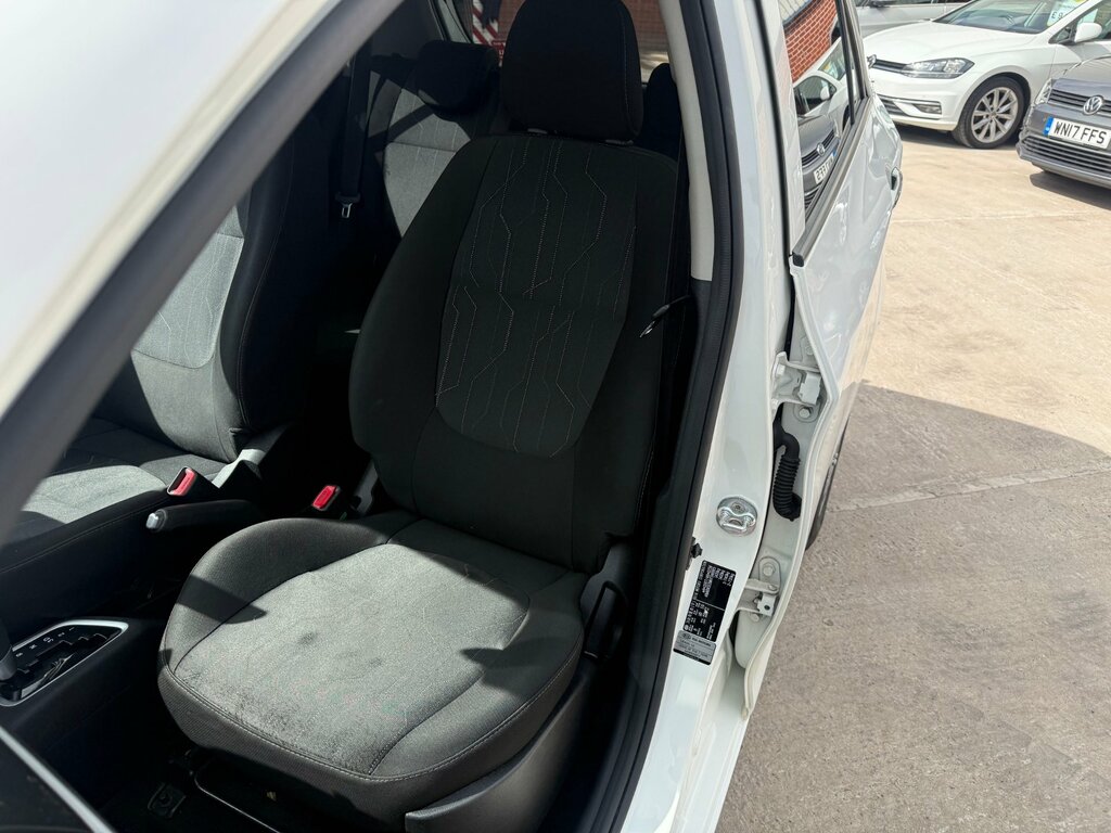 Kia Picanto 1.25 Gt-line White #11
