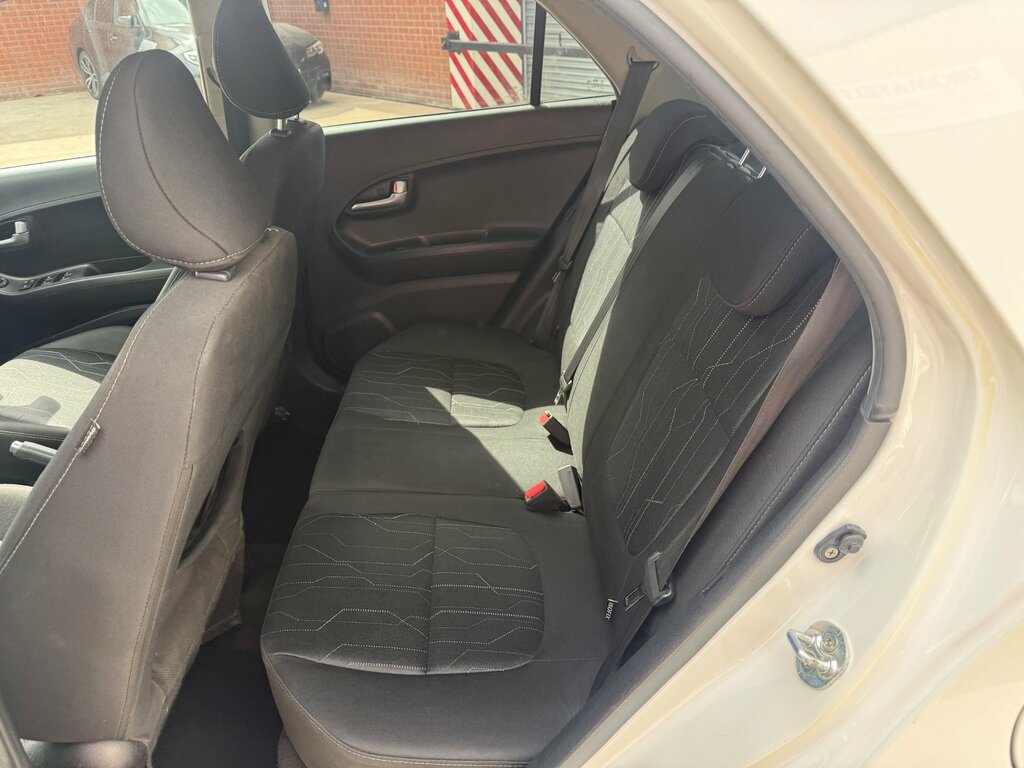 Kia Picanto 1.25 Gt-line White #16