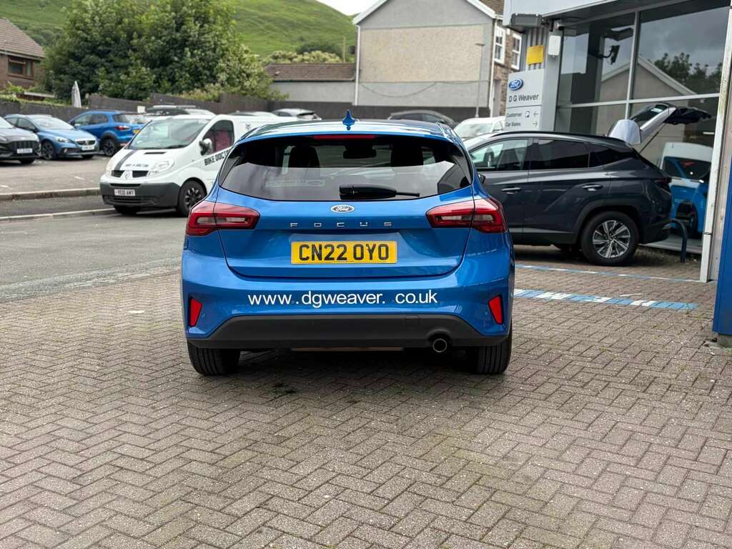 Ford Focus Titanium Style Blue