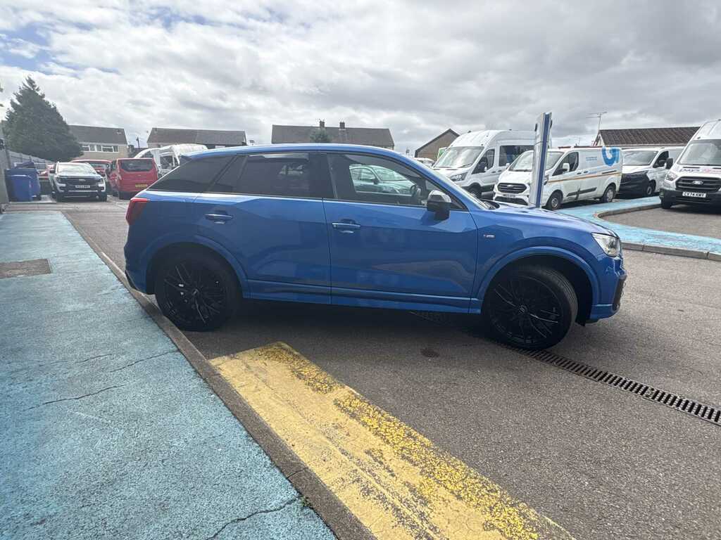 Audi Q2 S Line Black Ed 35 Tfs Blue #5