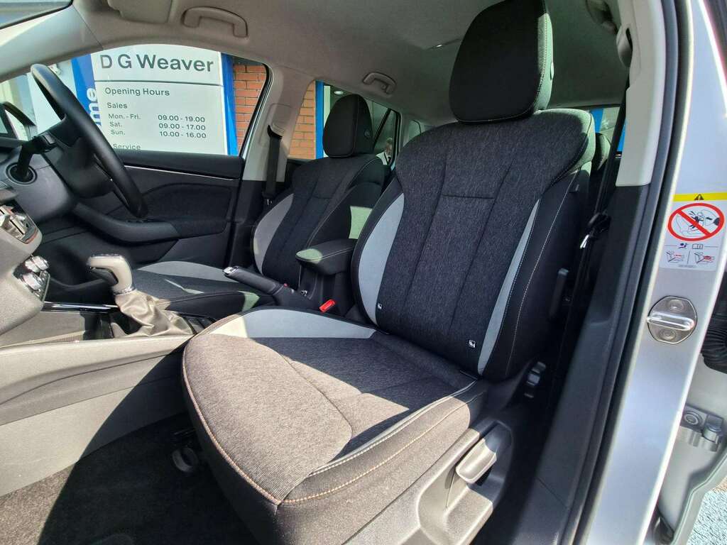Skoda Kamiq Se L Executive Tsi NX72XAJ Silver #5