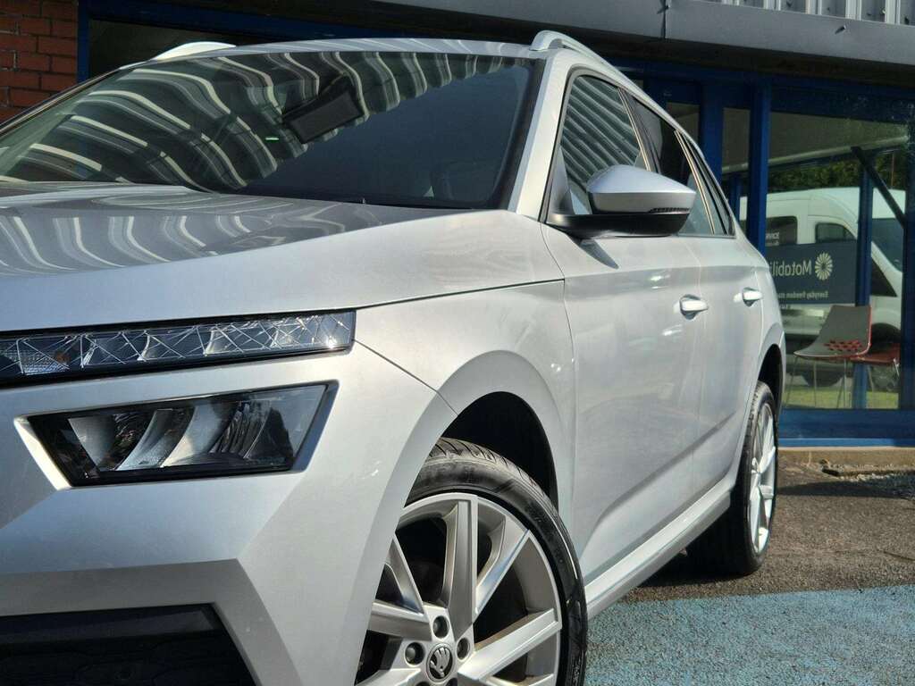 Skoda Kamiq Se L Executive Tsi NX72XAJ Silver #3