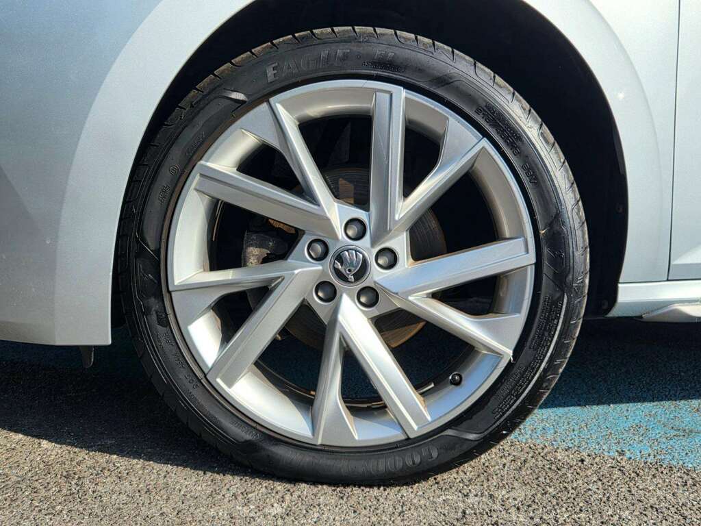 Skoda Kamiq Se L Executive Tsi NX72XAJ Silver #4